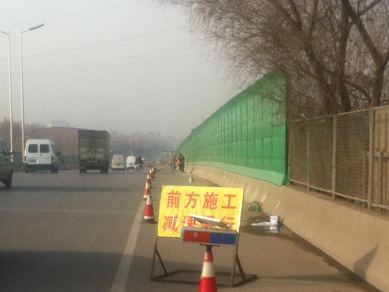 国道跨线桥声屏障